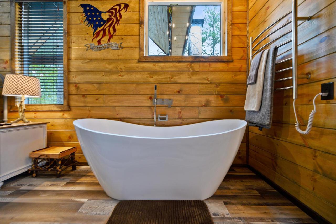 The Adirondack Honeymoon Hot Tub Soaking Tub Wood Burning Fireplace Stephens Gap Esterno foto