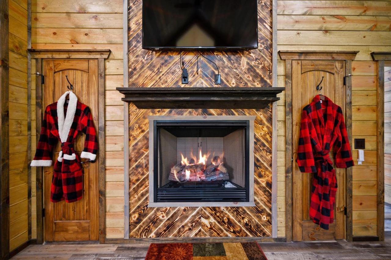 The Adirondack Honeymoon Hot Tub Soaking Tub Wood Burning Fireplace Stephens Gap Esterno foto