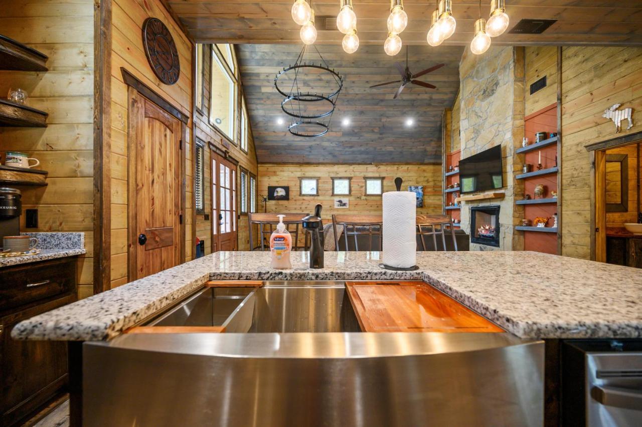 The Adirondack Honeymoon Hot Tub Soaking Tub Wood Burning Fireplace Stephens Gap Esterno foto