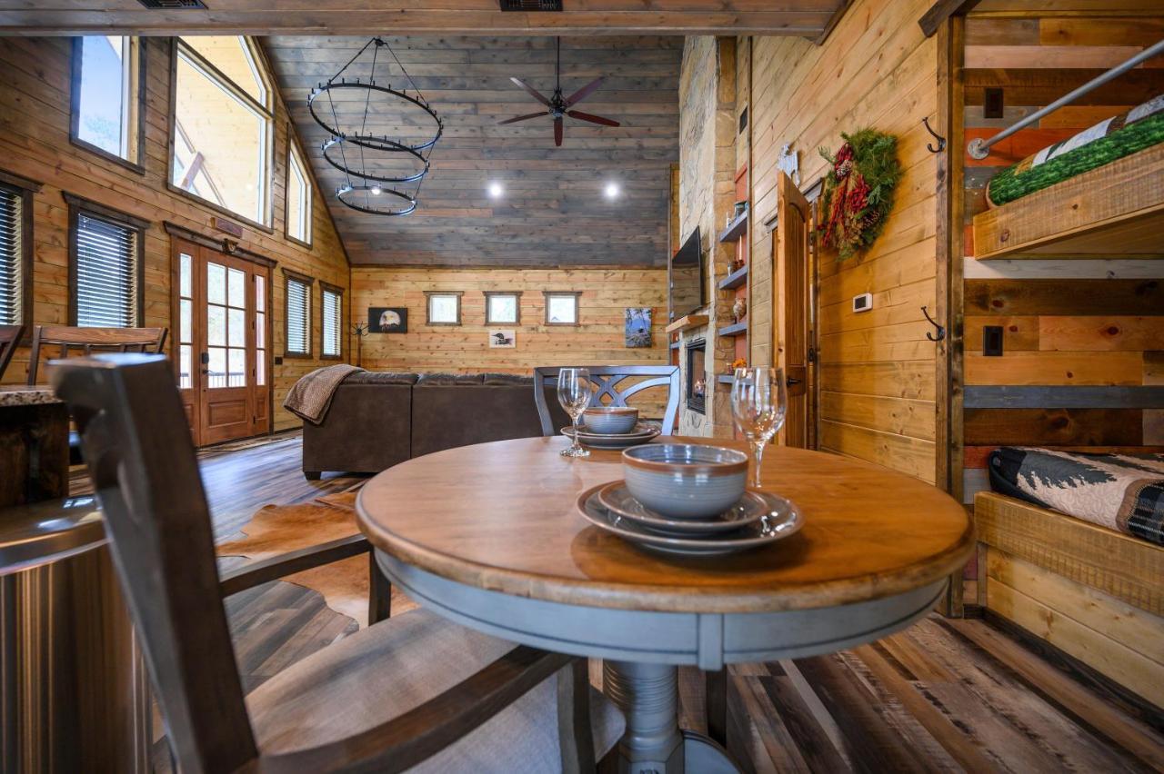 The Adirondack Honeymoon Hot Tub Soaking Tub Wood Burning Fireplace Stephens Gap Esterno foto
